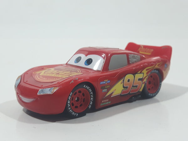 2016 Disney Pixar Cars Lightning McQueen #95 Red Plastic Die Cast Toy Car Vehicle FCV94