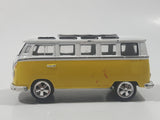 2002 Johnny Lightning Volkswagen 21 Window Bus Yellow Die Cast Toy Car Vehicle