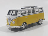 2002 Johnny Lightning Volkswagen 21 Window Bus Yellow Die Cast Toy Car Vehicle