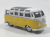 2002 Johnny Lightning Volkswagen 21 Window Bus Yellow Die Cast Toy Car Vehicle