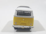 2002 Johnny Lightning Volkswagen 21 Window Bus Yellow Die Cast Toy Car Vehicle