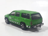 2010 Matchbox Construction 2000 Chevrolet Suburban Green Die Cast Toy Car Vehicle