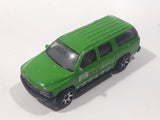 2010 Matchbox Construction 2000 Chevrolet Suburban Green Die Cast Toy Car Vehicle