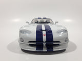 Maisto Dodge Viper GT2 White with Blue Stripes 1/24 Scale Die Cast Toy Car Vehicle Missing Spoiler