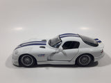 Maisto Dodge Viper GT2 White with Blue Stripes 1/24 Scale Die Cast Toy Car Vehicle Missing Spoiler