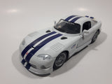 Maisto Dodge Viper GT2 White with Blue Stripes 1/24 Scale Die Cast Toy Car Vehicle Missing Spoiler