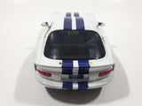 Maisto Dodge Viper GT2 White with Blue Stripes 1/24 Scale Die Cast Toy Car Vehicle Missing Spoiler