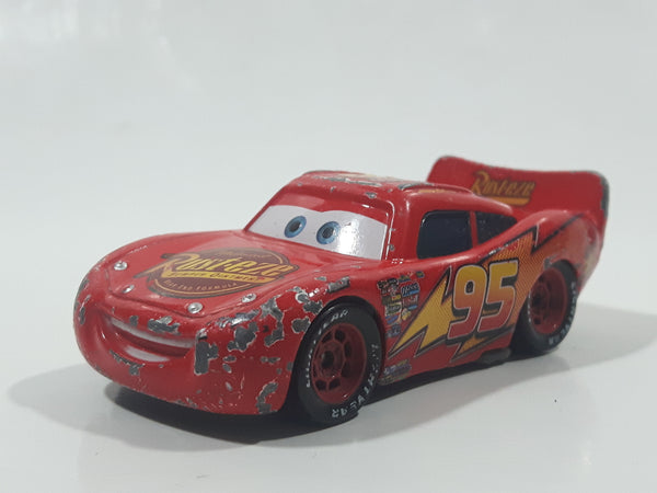 Disney Pixar Cars Lightning McQueen #95 Red Die Cast Toy Race Car Vehicle H6406